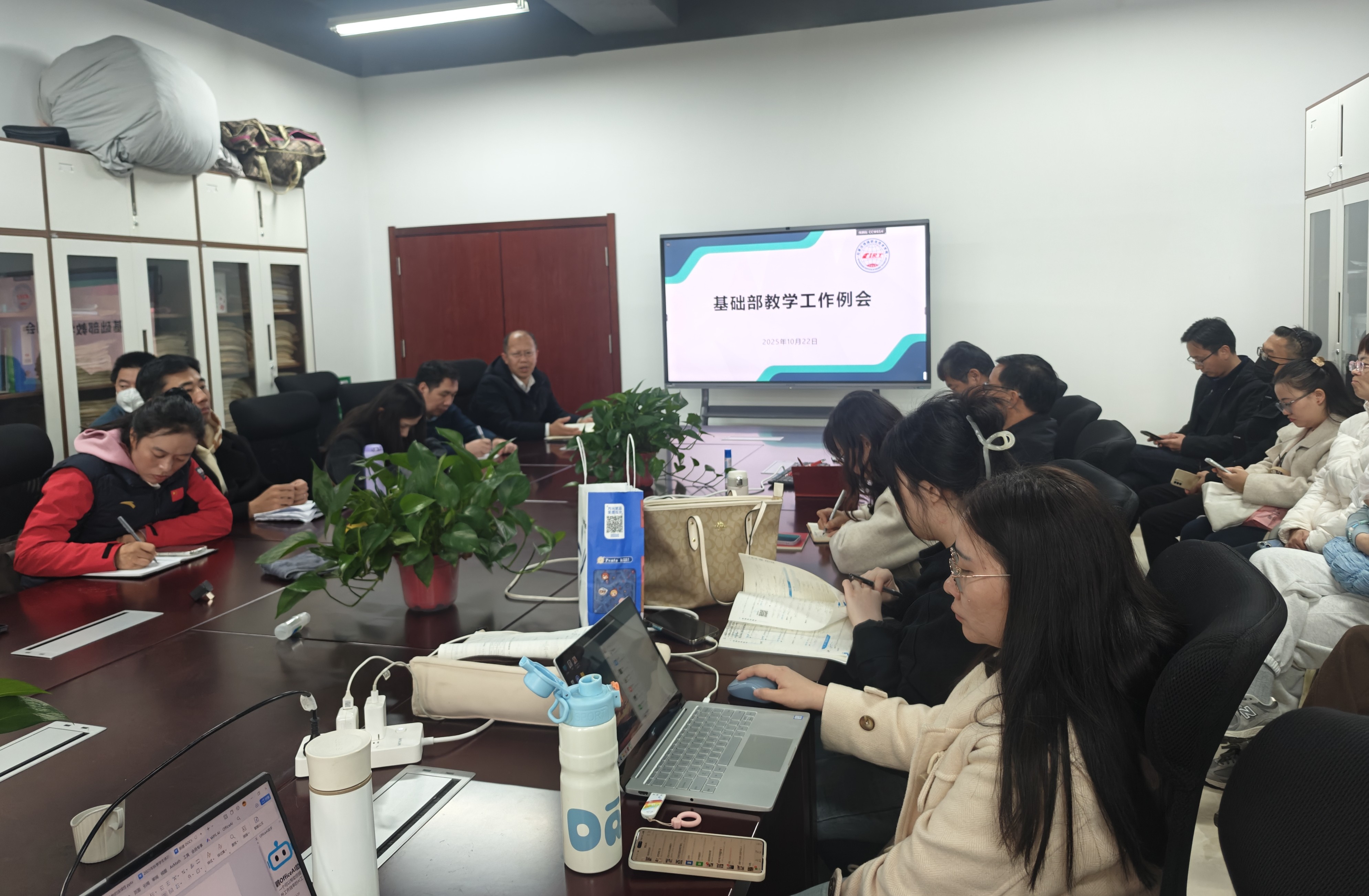 1761190907859064433.jpg 1761190907859064433.jpg